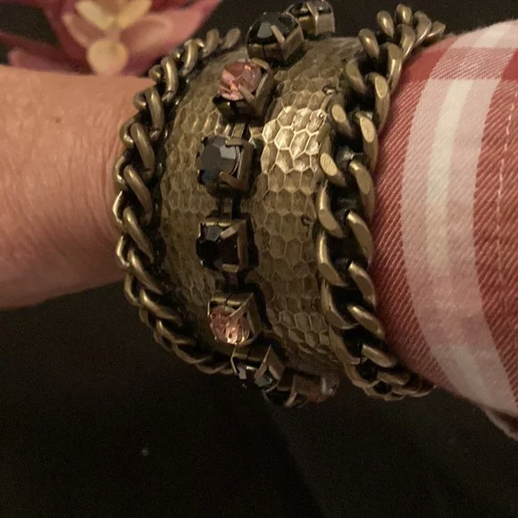 Bronze slip on heavy metal bracelet - Picture 4 of 5